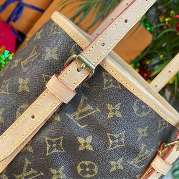 - 🌟 LIKE NEW❤️ LOUIS VUITTON BUCKET GM SHOULDER BAG - Picture 8 of 16